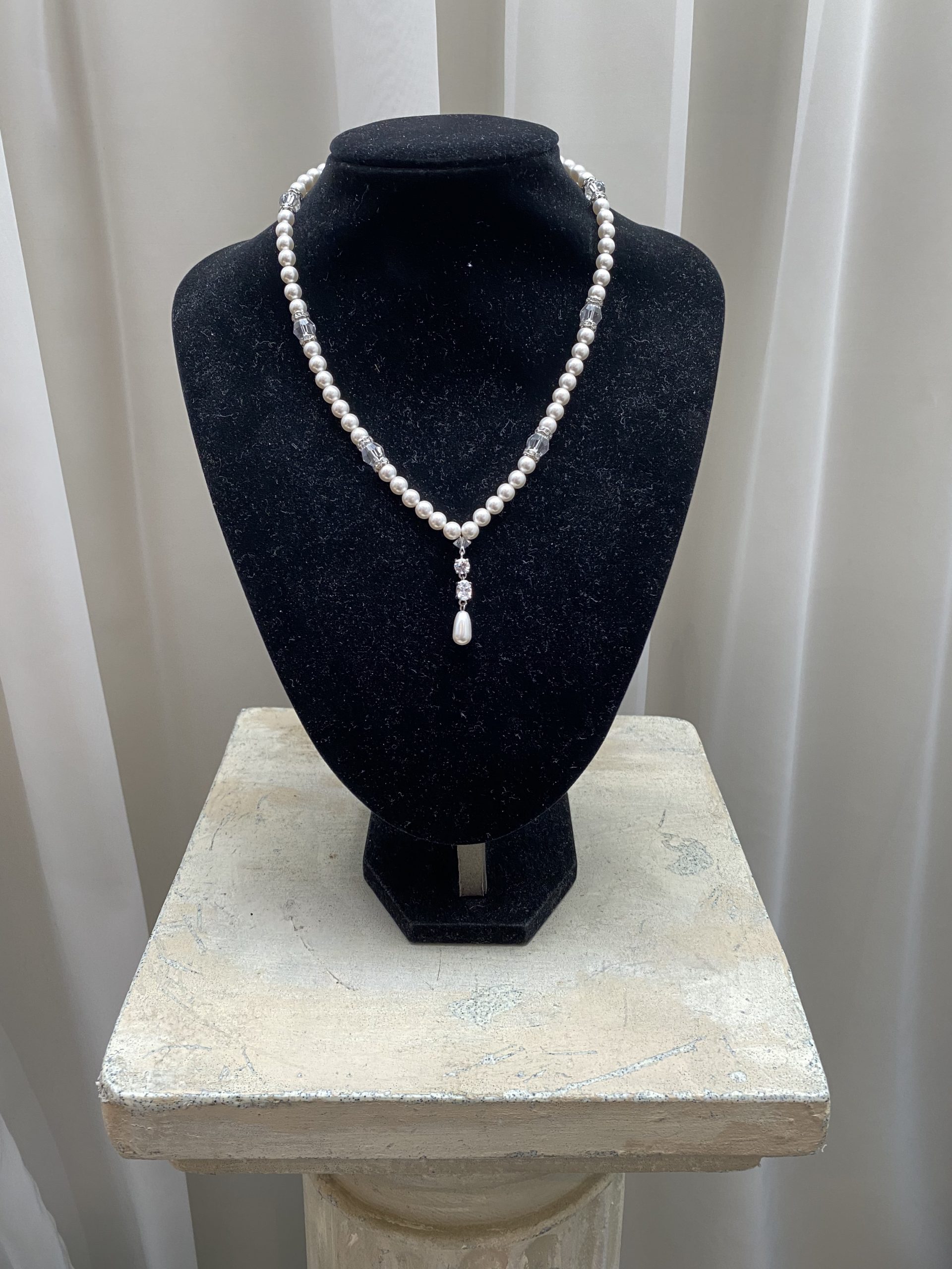 Supreme-Swarovski-Necklace-Pearl
